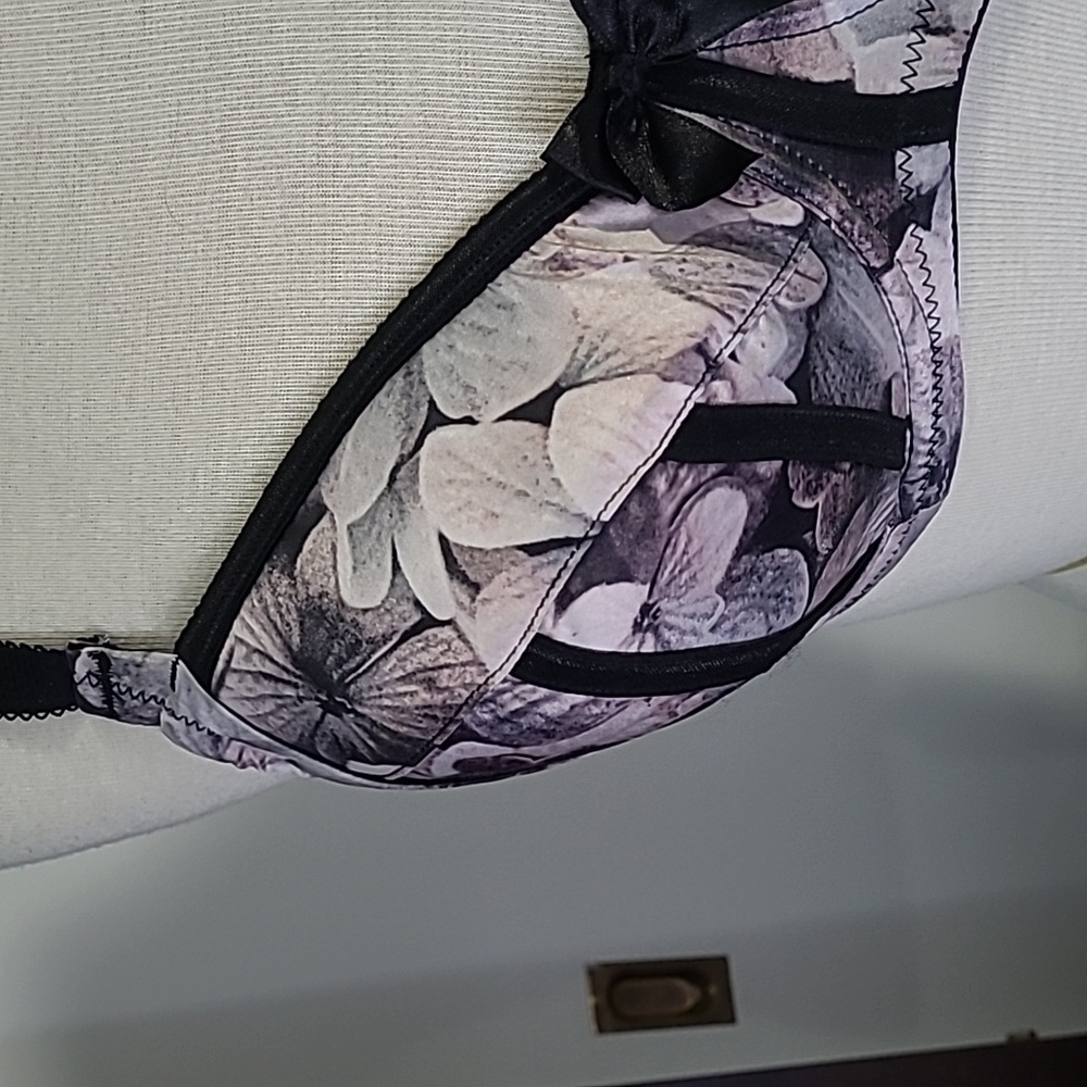 Underwire Bra - Picture 2 of 9